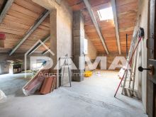Casa Indipendente con Ampio Parco e Capannone a Villanova 53