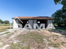 Casa Indipendente con Ampio Parco e Capannone a Villanova 57