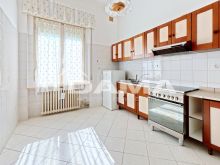 Villetta a schiera con corte privata, due camere matrimoniali e ampi spazi accessori_cucina4