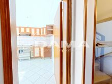 Villetta a schiera con corte privata, due camere matrimoniali e ampi spazi accessori_ingresso1