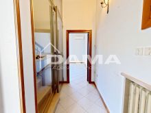Villetta a schiera con corte privata, due camere matrimoniali e ampi spazi accessori_ingresso4
