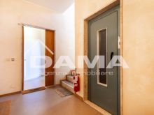 Elegante Appartamento Ristrutturato con Ampio Terrazzo - Piano Alto con Ascensore06