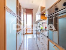 Elegante Appartamento Ristrutturato con Ampio Terrazzo - Piano Alto con Ascensore10