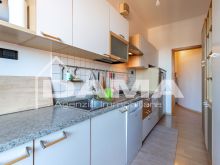 Elegante Appartamento Ristrutturato con Ampio Terrazzo - Piano Alto con Ascensore12