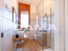 Elegante Appartamento Ristrutturato con Ampio Terrazzo - Piano Alto con Ascensore21