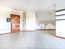 Forlì, Q re Musicisti – Grazioso Appartamento Recente con Terrazzo Loggiato e Garage 18