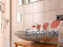 Bagno di servizio con doccia
