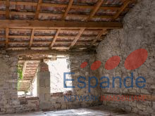 Stalla con sovrastante fienile