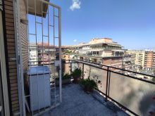32 balcone camera