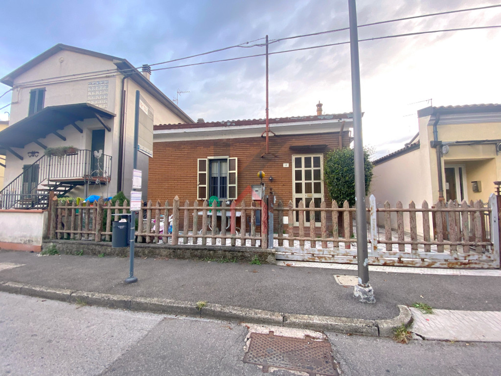 ESTERNO (10)