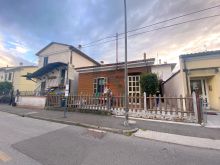 ESTERNO (9)