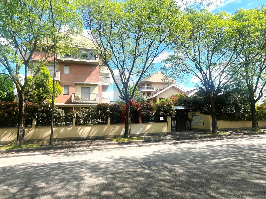 Esterno  (5)
